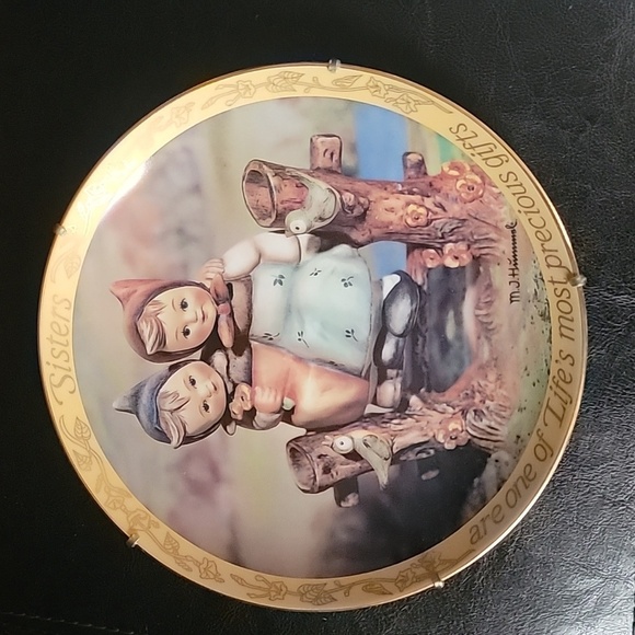 Other - Danbury Mint Sisters Collector Plate